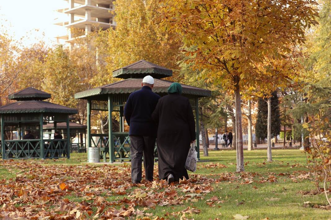 Karatay, sarıdan kızıla uzanan renk tonlarıyla görsel şölen sunuyor 2